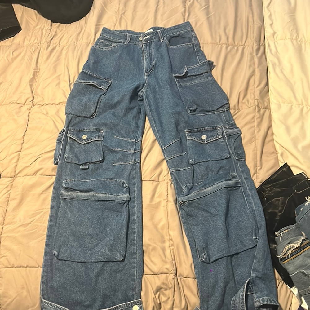 Women’s forever 21 cargo jeans
